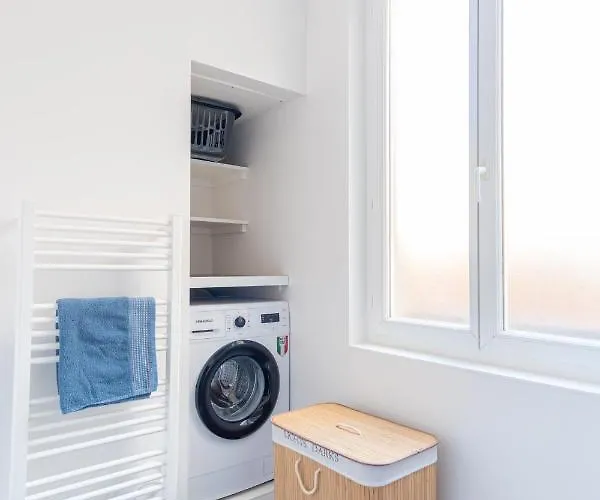 Апартаменты Cosy Danton 2 *
